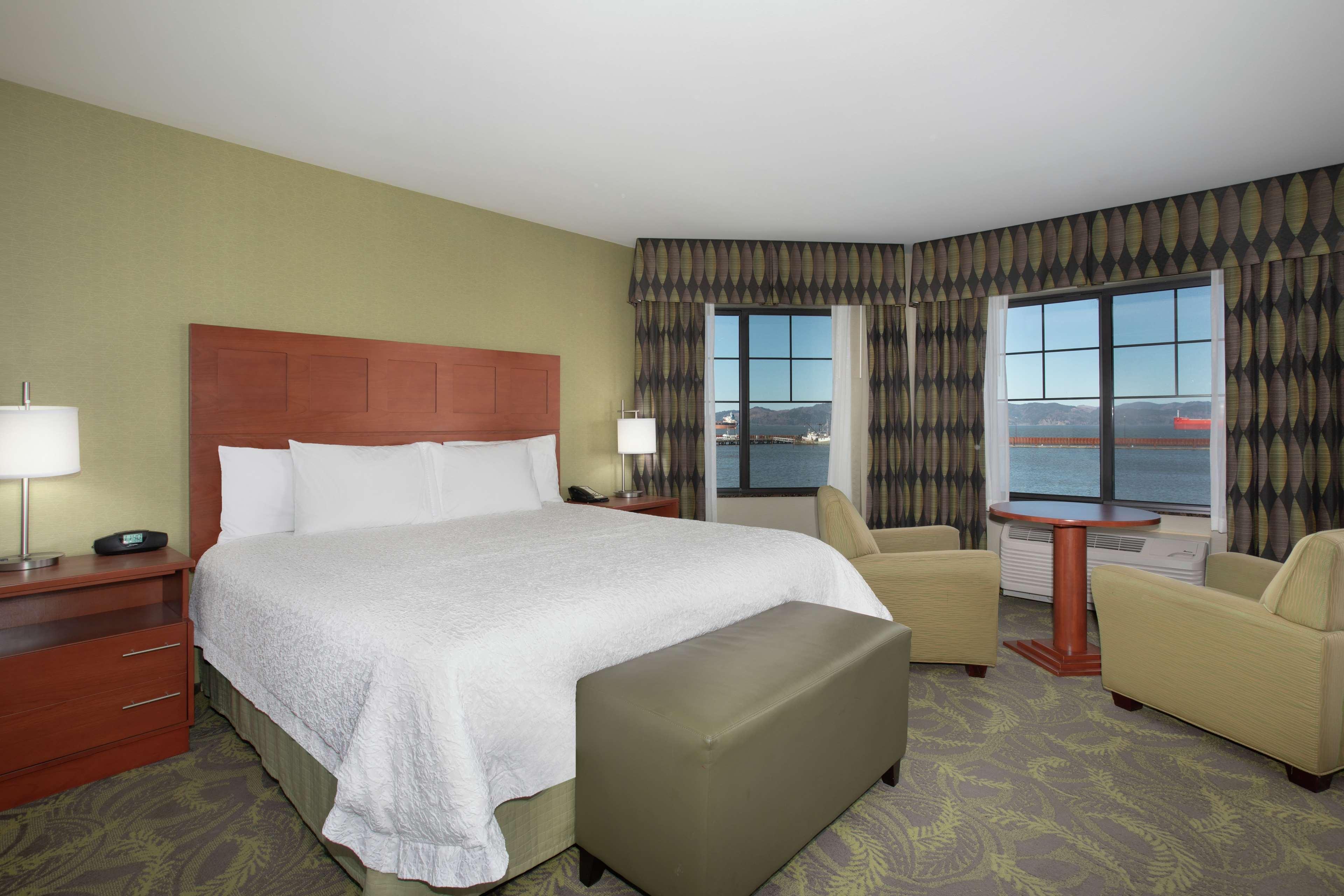 Hampton Inn & Suites Асторія Екстер'єр фото