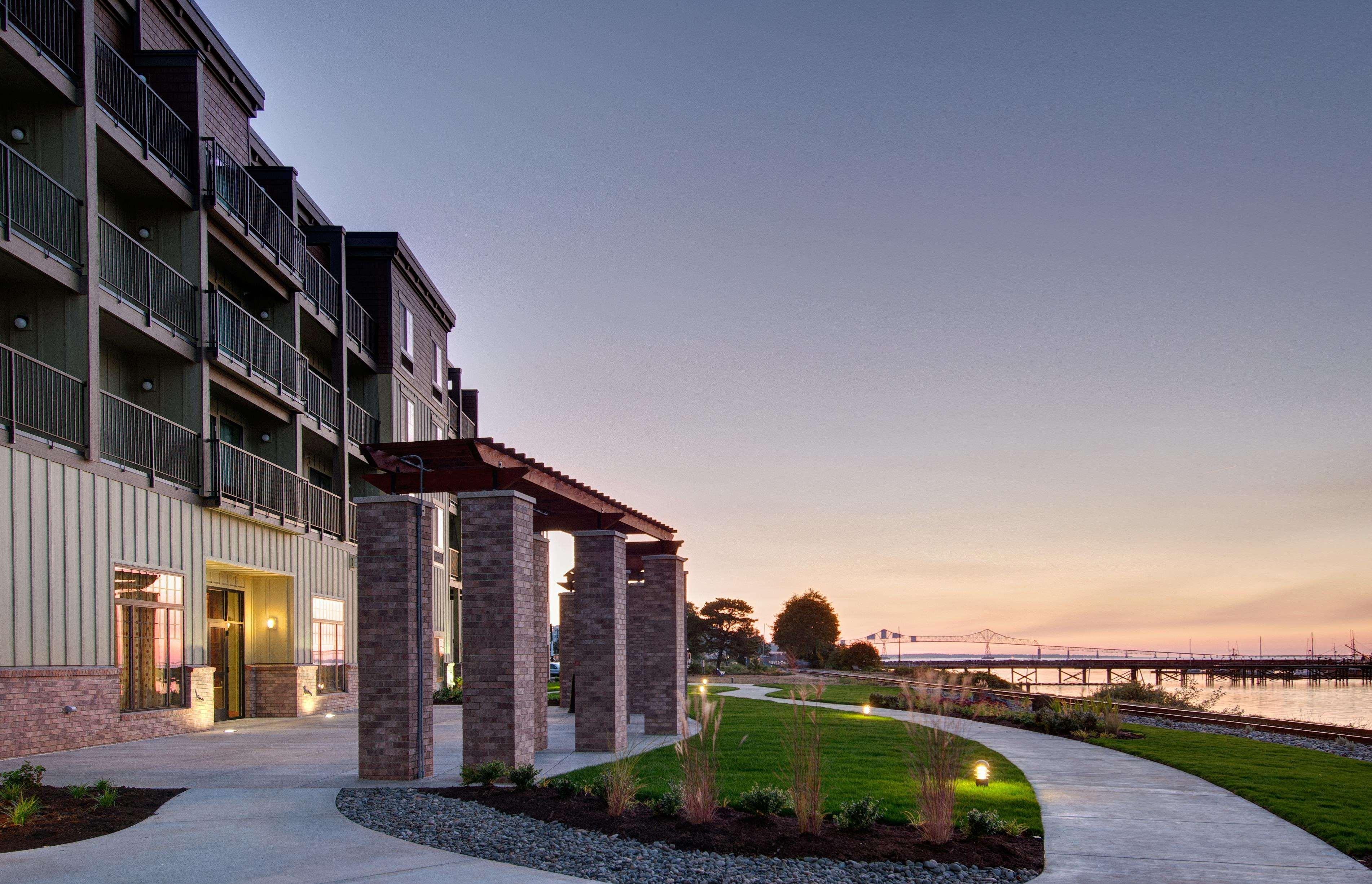 Hampton Inn & Suites Асторія Екстер'єр фото