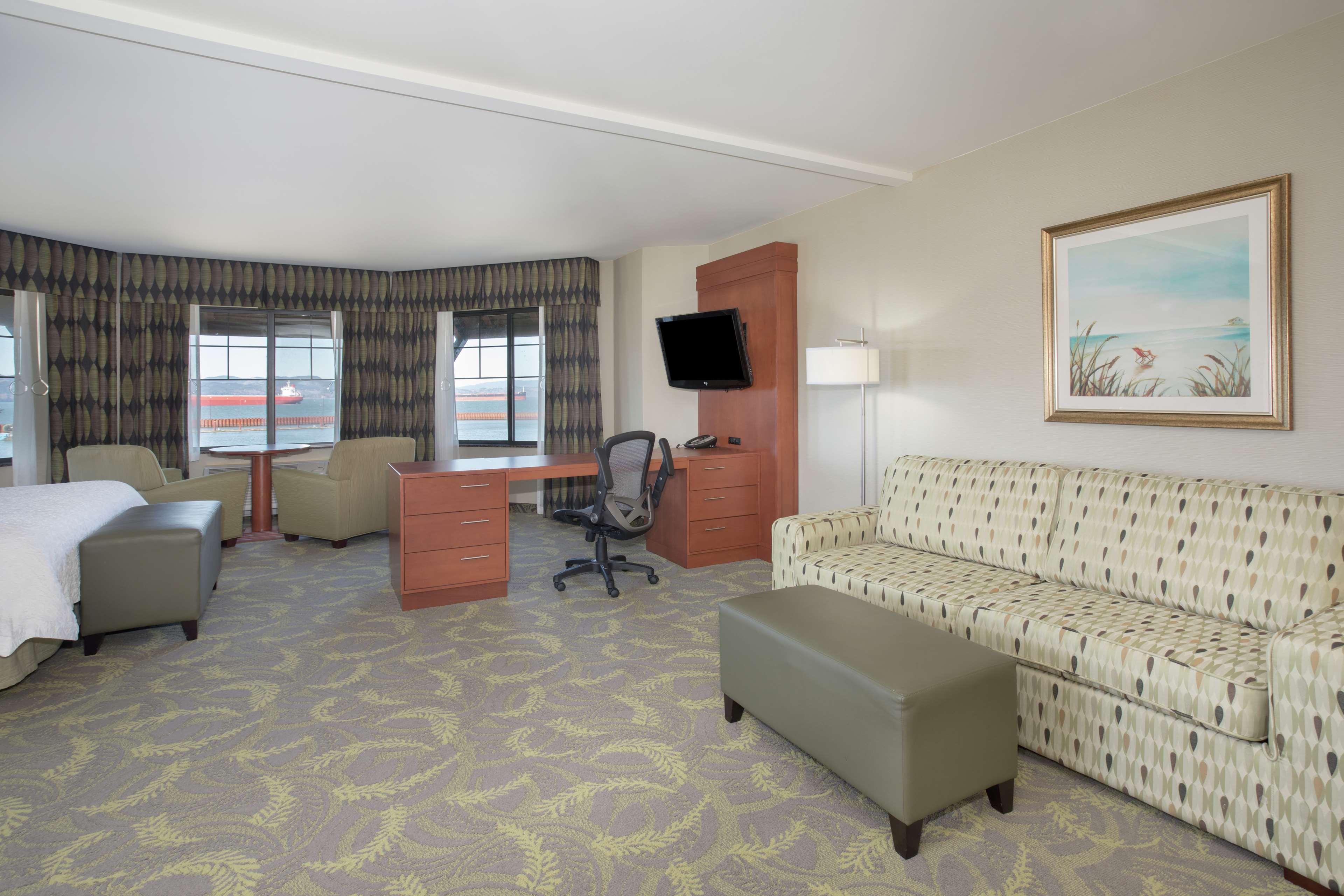 Hampton Inn & Suites Асторія Екстер'єр фото