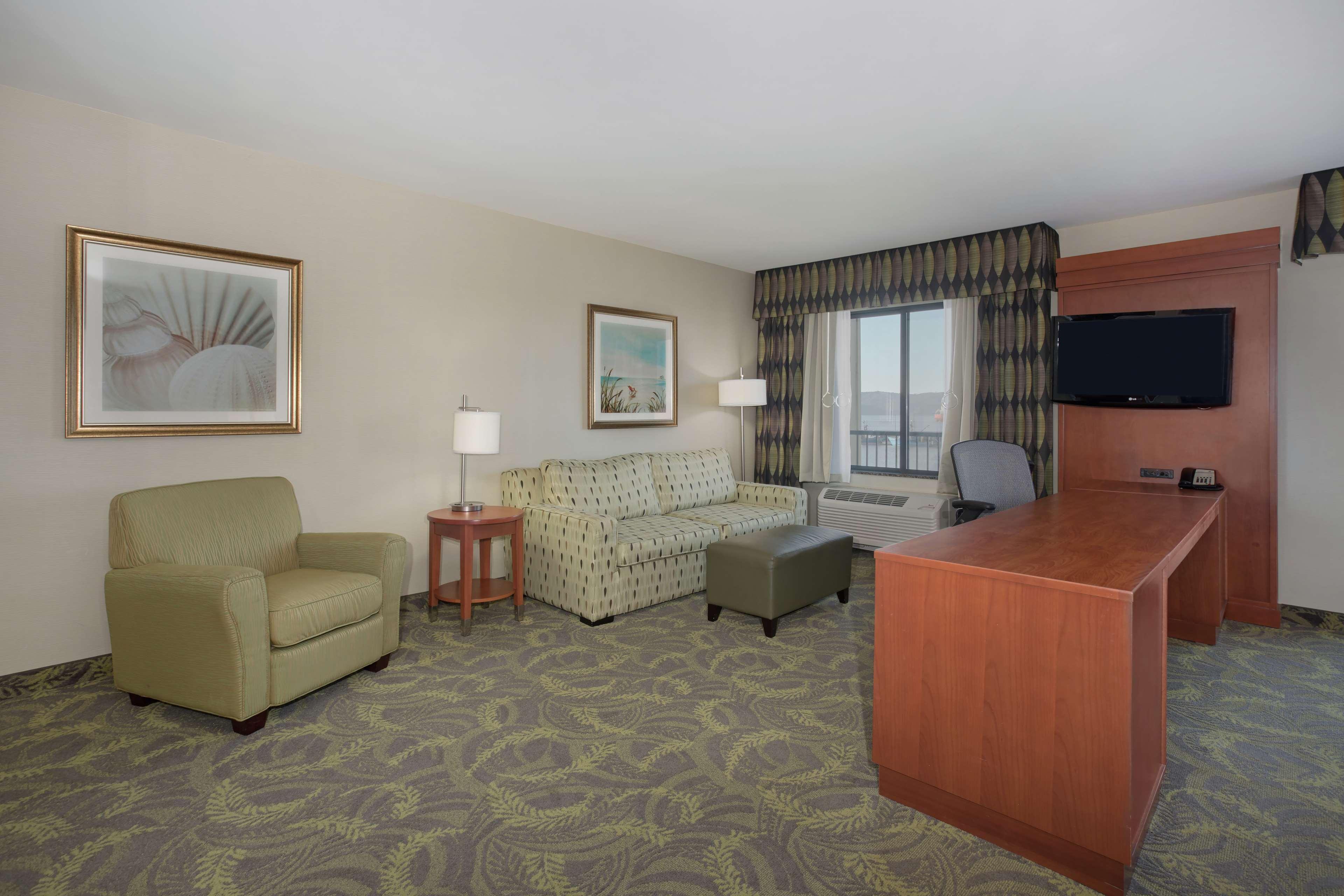 Hampton Inn & Suites Асторія Екстер'єр фото