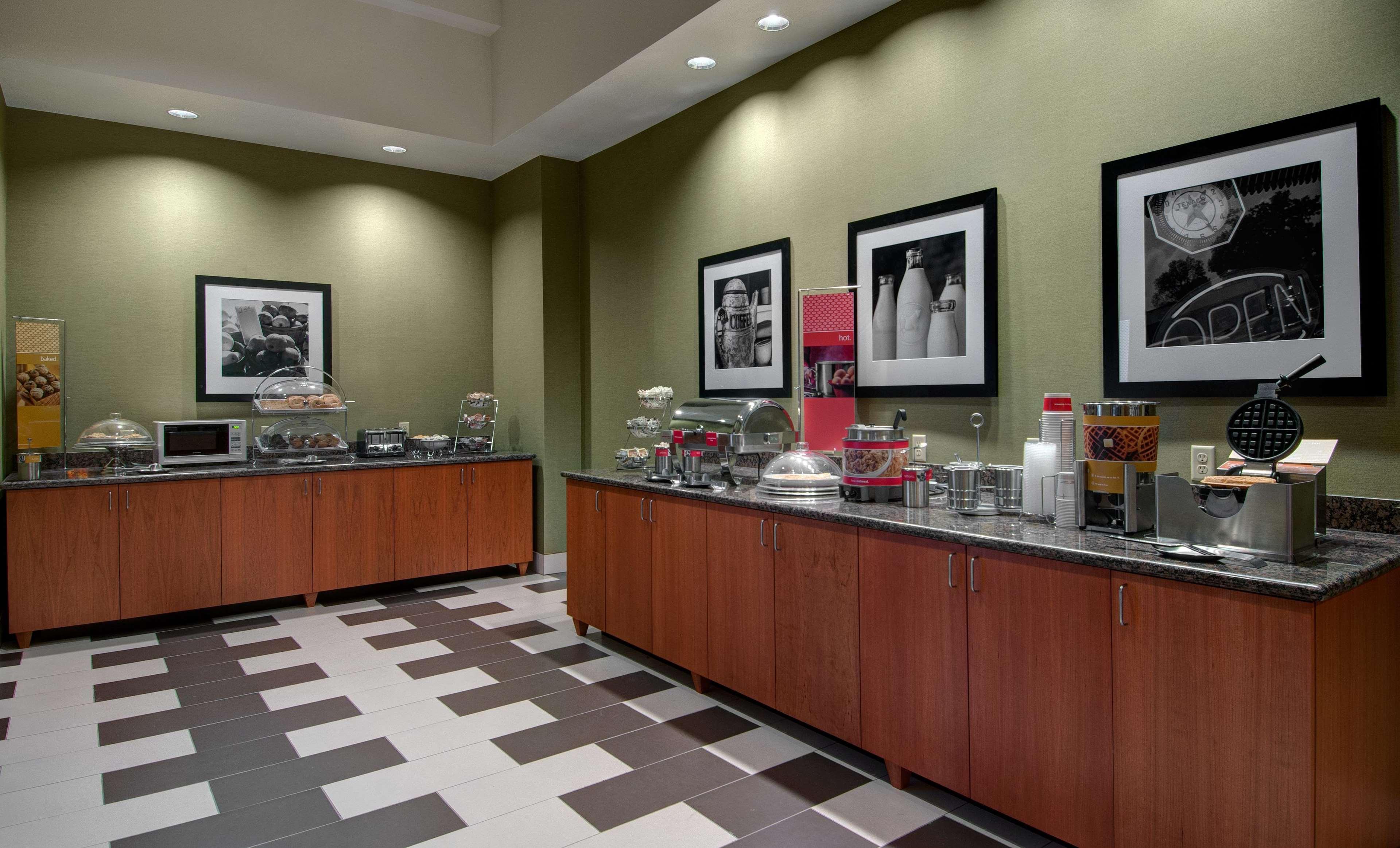 Hampton Inn & Suites Асторія Екстер'єр фото